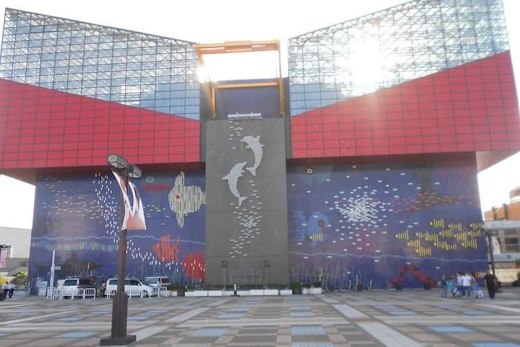 Osaka Aquarium Kaiyukan building