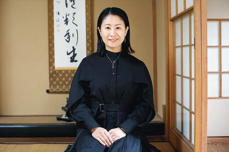 Calligraphy class in Kyoto  with calligrapher Kunihiro Saori