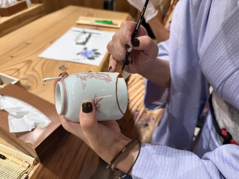 Kintsugi Experience in Tokyo: How to Repair Japanese Broken Pottery Broken pottery being repaired with lacquer at kintsugi class